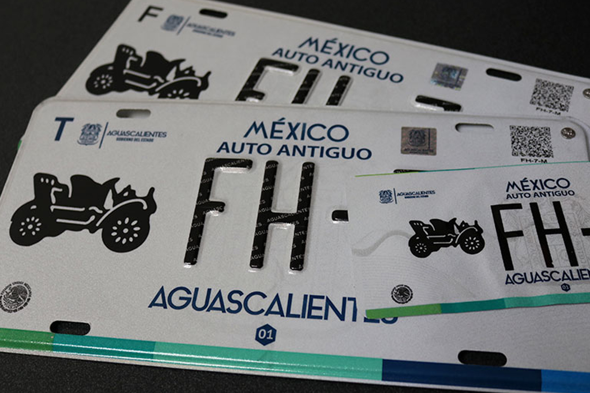 Placas mexicanas de auto antiguo de Aguascalientes.