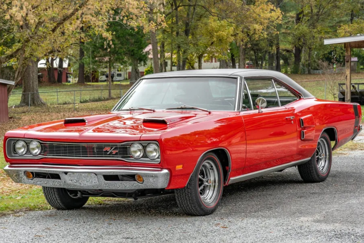 Silueta de un Dodge Coronet 1969 dibujada en línea clara (imagen de muestra).